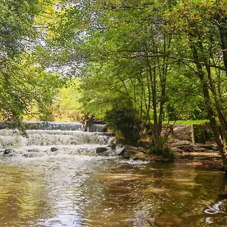 Au De La Cascade